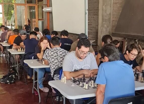 Torneo de la Liga Interclubes de Ajedrez en Santiago